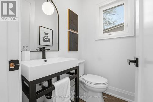 1042 Meredith Avenue, Mississauga, ON - Indoor Photo Showing Bathroom