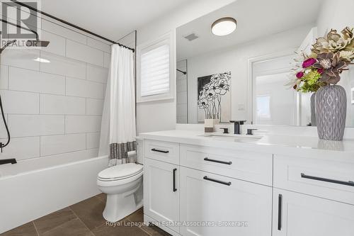 1042 Meredith Avenue, Mississauga, ON - Indoor Photo Showing Bathroom
