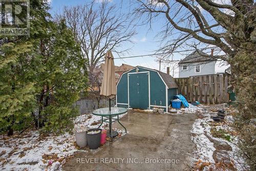 27 Mayflower Avenue, Hamilton, ON - Outdoor