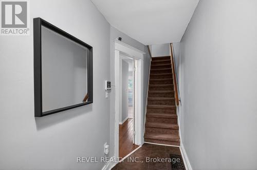 27 Mayflower Avenue, Hamilton, ON - Indoor Photo Showing Other Room