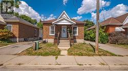 35 SALISBURY AVENUE  Brantford, ON N3S 1M6