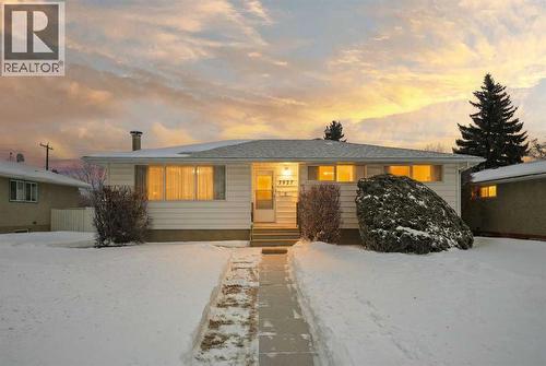 3927 Exeter Crescent  Red Deer, AB T4N 2V2