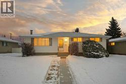 3927 Exeter Crescent  Red Deer, AB T4N 2V2