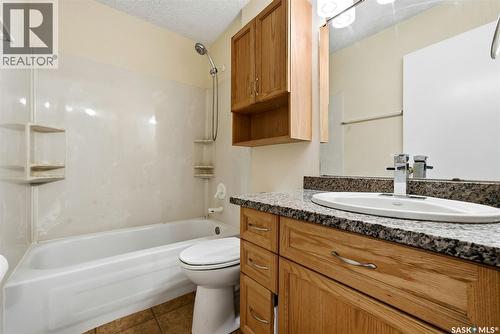 14 Milford Crescent, Regina, SK - Indoor Photo Showing Bathroom