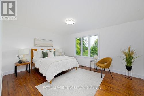 Main Floor Bedroom 1 - 517 Donald B. Munro Drive, Ottawa, ON - Indoor Photo Showing Bedroom