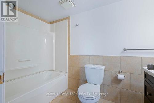 Lower Level Full Bath - 517 Donald B. Munro Drive, Ottawa, ON - Indoor Photo Showing Bathroom
