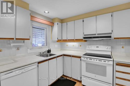 1137 Ambleside Drive, Ottawa, ON - Indoor Photo Showing Kitchen