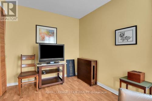 1137 Ambleside Drive, Ottawa, ON - Indoor