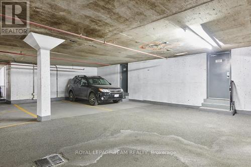 1137 Ambleside Drive, Ottawa, ON -  Photo Showing Garage