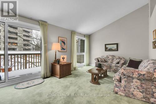 1137 Ambleside Drive, Ottawa, ON - Indoor
