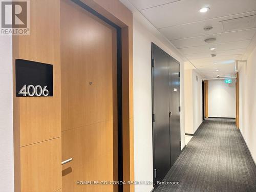 4006 - 11 Wellesley Street W, Toronto, ON - Indoor Photo Showing Other Room