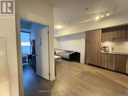 4006 - 11 Wellesley Street W, Toronto, ON - Indoor