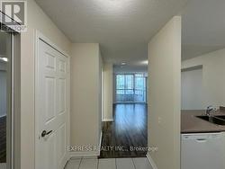 905 - 8 HILLCREST AVENUE  Toronto, ON M2N 6Y6