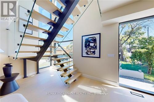 28 Dunsmore Gardens, Toronto, ON - Indoor Photo Showing Other Room