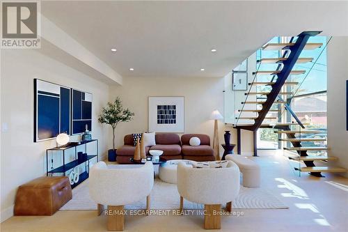 28 Dunsmore Gardens, Toronto, ON - Indoor