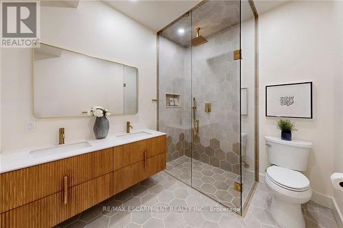 28 Dunsmore Gardens, Toronto, ON - Indoor Photo Showing Bathroom
