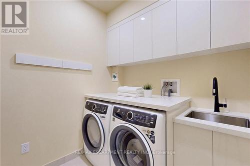 28 Dunsmore Gardens, Toronto, ON - Indoor Photo Showing Laundry Room