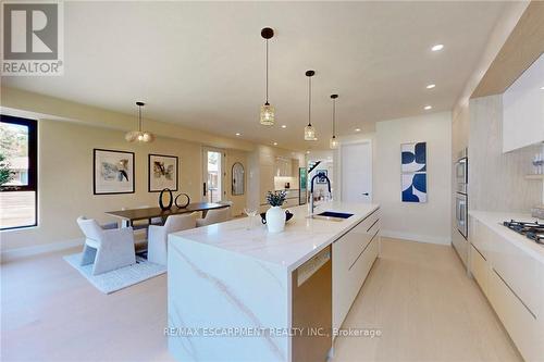 28 Dunsmore Gardens, Toronto, ON - Indoor Photo Showing Kitchen With Upgraded Kitchen