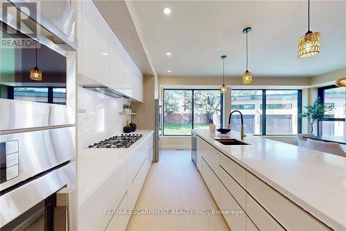 28 Dunsmore Gardens, Toronto, ON - Indoor Photo Showing Kitchen With Upgraded Kitchen