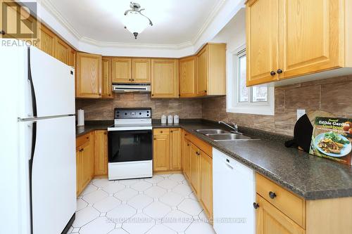 420 Appledore Crescent, Mississauga, ON - Indoor Photo Showing Kitchen With Double Sink