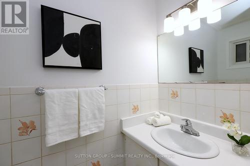 420 Appledore Crescent, Mississauga, ON - Indoor Photo Showing Bathroom