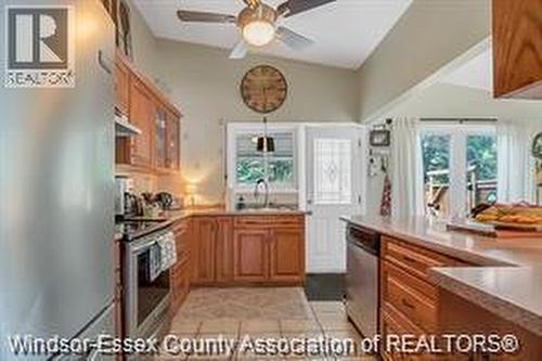 3401 Roxborough Unit# Upper, Windsor, ON - Indoor Photo Showing Kitchen