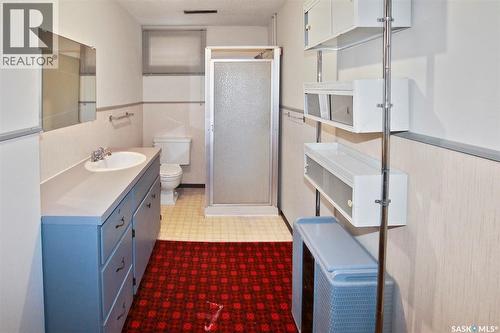 413 Hayes Drive, Swift Current, SK - Indoor Photo Showing Bathroom