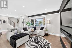 Large & bright living area. - 