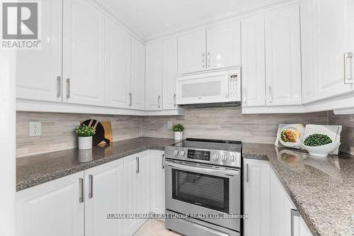 122 Thicket Crescent, Pickering, ON - Indoor Photo Showing Kitchen