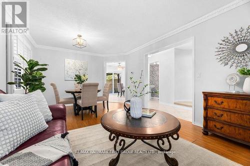 122 Thicket Crescent, Pickering, ON - Indoor Photo Showing Living Room