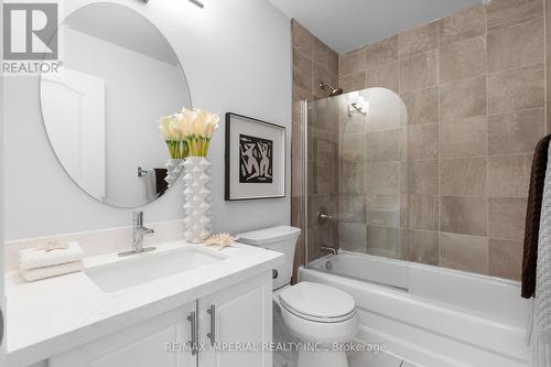 44 Hawkview Boulevard, Vaughan, ON - Indoor Photo Showing Bathroom