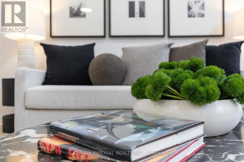 44 Hawkview Boulevard, Vaughan, ON - 