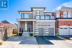 7 PROUD COURT  Aurora, ON L4G 7B7