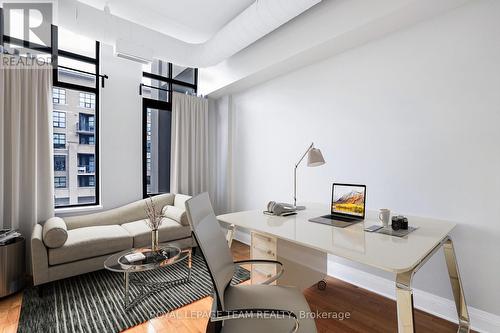 203 - 300 Powell Avenue, Ottawa, ON - Indoor Photo Showing Other Room