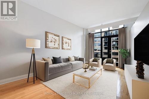 203 - 300 Powell Avenue, Ottawa, ON - Indoor Photo Showing Living Room