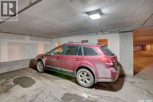 402 2125 Osler Street, Regina, SK - Indoor Photo Showing Garage
