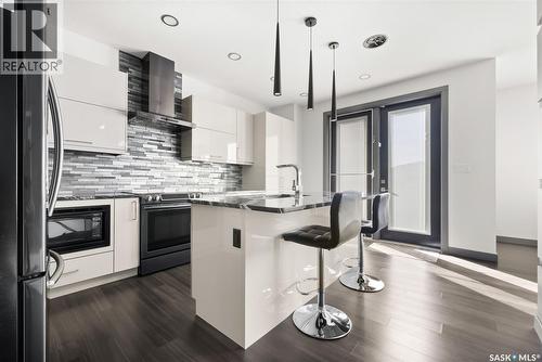 7832 Sagebrush Crescent, Regina, SK - Indoor Photo Showing Kitchen With Stainless Steel Kitchen With Upgraded Kitchen