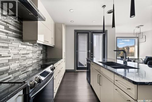 7832 Sagebrush Crescent, Regina, SK - Indoor Photo Showing Kitchen With Double Sink With Upgraded Kitchen