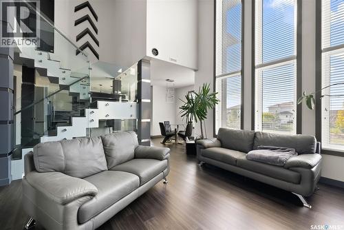 7832 Sagebrush Crescent, Regina, SK - Indoor Photo Showing Living Room