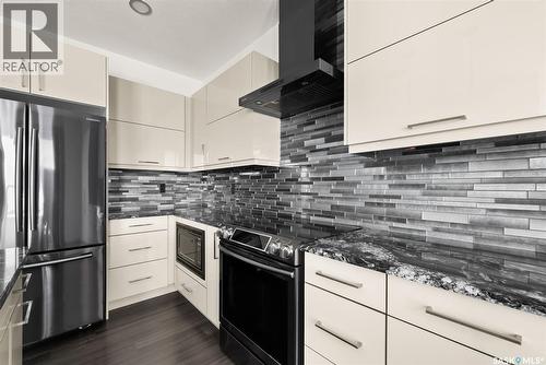7832 Sagebrush Crescent, Regina, SK - Indoor Photo Showing Kitchen With Stainless Steel Kitchen With Upgraded Kitchen