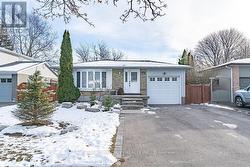 157 ORCHARD HEIGHTS BOULEVARD  Aurora, ON L4G 2X1