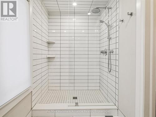 Main bathroom - 1188 Carey Road, Oakville (Mo Morrison), ON - 