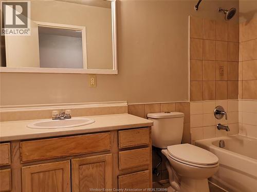 1800 Columbia Court Unit# 82, Windsor, ON - Indoor Photo Showing Bathroom