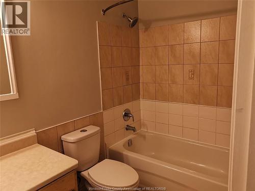 1800 Columbia Court Unit# 82, Windsor, ON - Indoor Photo Showing Bathroom