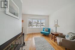 201 - 60 KIPPENDAVIE AVENUE  Toronto, ON M4L 3R5