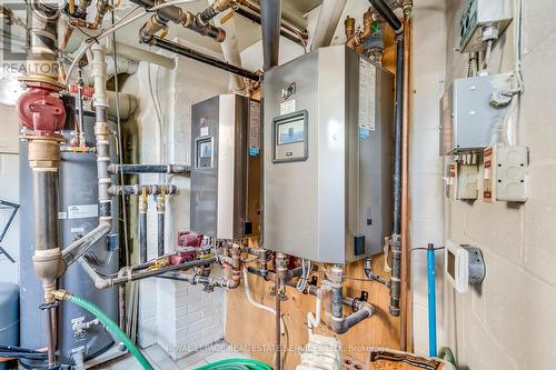 320 Lakeshore Road W, Mississauga, ON - Indoor