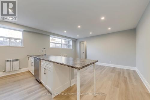 320 Lakeshore Road W, Mississauga, ON - Indoor