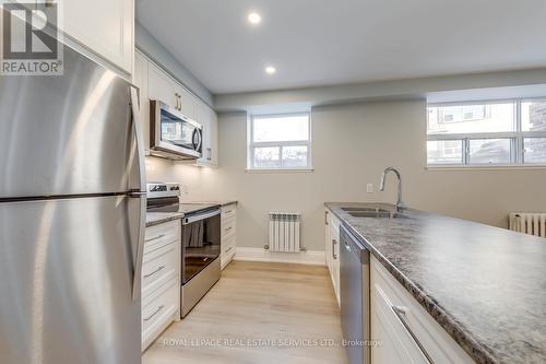 322 Lakeshore Road W, Mississauga, ON - Indoor Photo Showing Kitchen With Double Sink