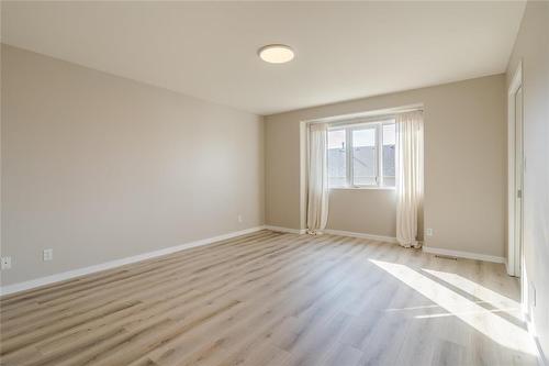 2 Parkside Place, Steinbach, MB - Indoor Photo Showing Other Room