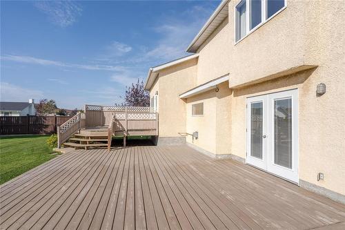 2 Parkside Place, Steinbach, MB - Outdoor With Exterior